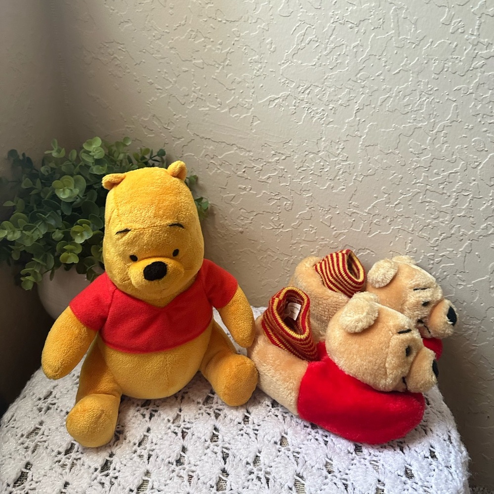 Disney Winnie the Pooh Plush 8.5in and Vintage Slippers Sz 7-8 - Red and Yellow - Picture 3 of 12